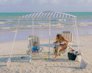Beach Chairs With a Canopy vs. Shade Structures And Umbrellas: Which Works Better?